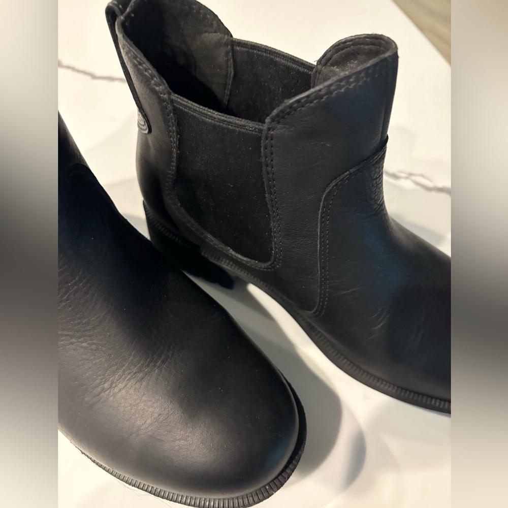 UGG Black Rain Boots, 7.5 - Picture 3 of 10